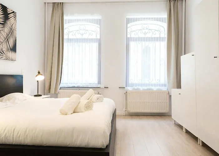 Apartment in Brussels, Degroux by Homenhancement SA